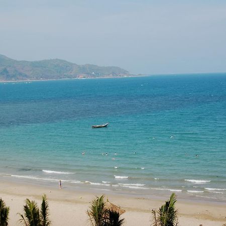 Minh Nhat Hotel Nha Trang Exteriör bild